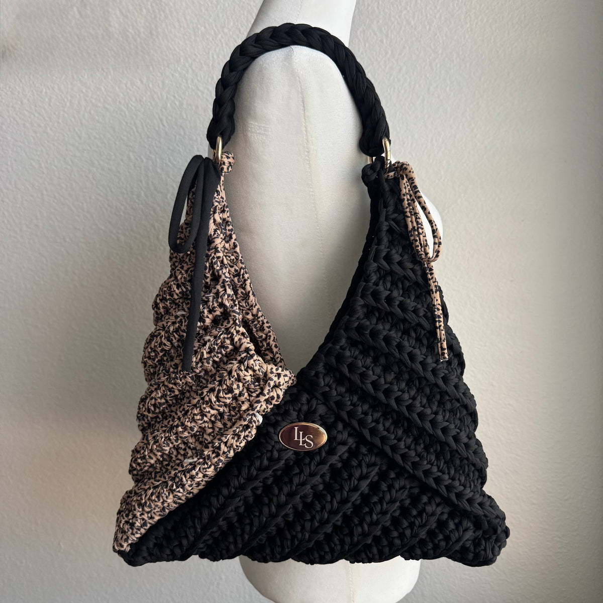 Willow Bag - Huntress