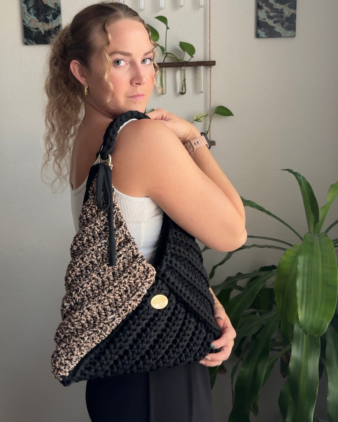 Willow Bag - Huntress